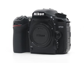 Nikon D7500