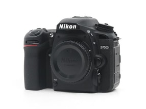 Nikon D7500