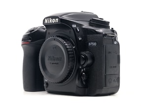 Nikon D7500