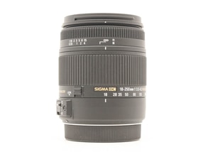 Sigma 18-250mm f/3.5-6.3 DC Macro OS HSM - Canon EF-S Fit