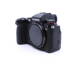 Panasonic Lumix DC-S5