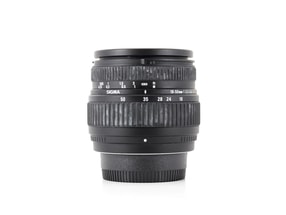 Sigma 18-50mm f/3.5-5.6 DC - Attacco Nikon