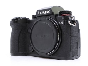 Panasonic Lumix DC-S5
