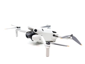 DJI Mini 4 Pro Fly More Combo