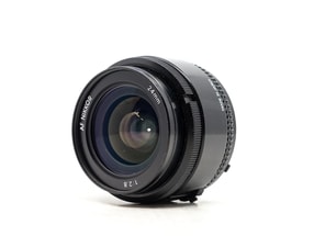 Nikon AF Nikkor 24mm f/2.8