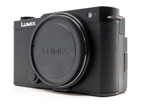 Panasonic Lumix DC-S9
