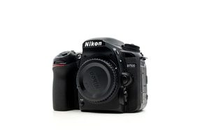 Nikon D7500