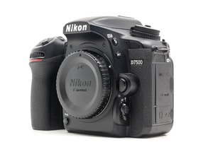 Nikon D7500