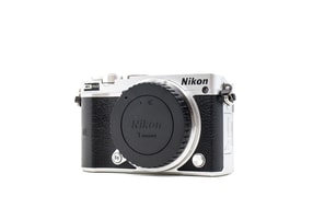 Nikon 1 J5