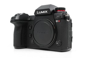 Panasonic Lumix DC-S1R