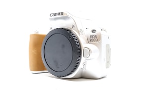 Canon EOS 200D