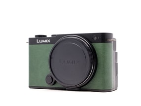 Panasonic Lumix DC-S9