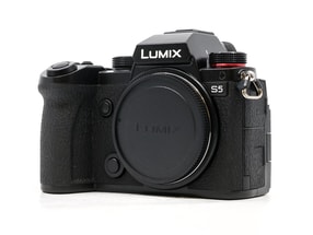 Panasonic Lumix DC-S5
