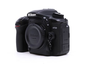Nikon D7500