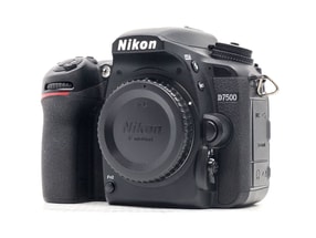 Nikon D7500