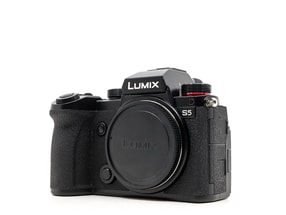 Panasonic Lumix DC-S5