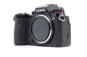 Panasonic Lumix DC-S5