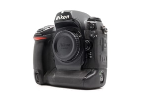Nikon D2X
