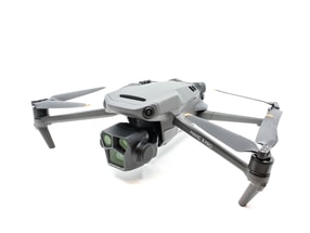 DJI Mavic 3 Pro Fly More Combo