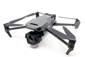 DJI Mavic 3 Pro Fly More Combo