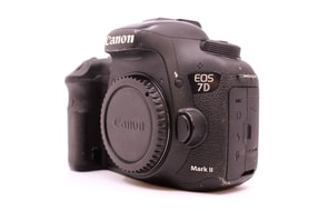 Canon EOS 7D Mark II