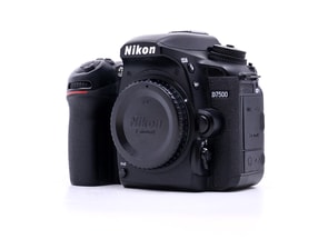 Nikon D7500