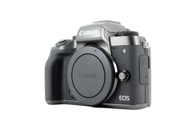 Canon EOS M5