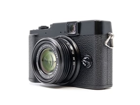 Fujifilm X10