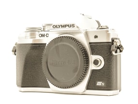 Olympus OM-D E-M10
