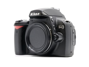 Nikon D40