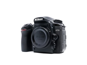 Nikon D7500