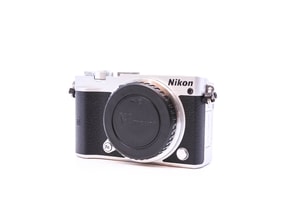 Nikon 1 J5