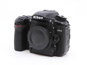 Nikon D7500
