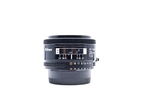 Nikon AF Nikkor 28mm f/2.8