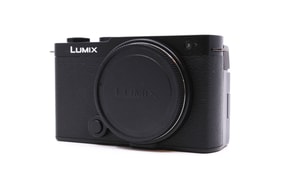 Panasonic Lumix DC-S9
