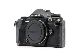 Olympus OM-D E-M5 Mark II