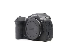 Canon EOS R7