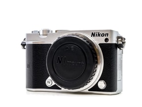 Nikon 1 J5