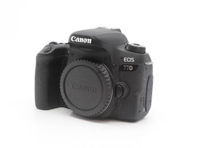 Canon EOS 77D
