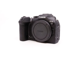 Canon EOS R7