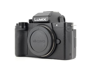 Panasonic Lumix DC-G110
