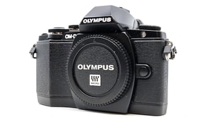 Olympus OM-D E-M10