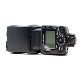 Nikon SB-700 Speedlight