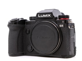 Panasonic Lumix DC-S5
