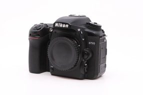 Nikon D7500