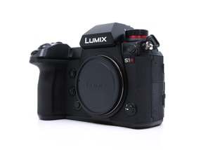 Panasonic Lumix DC-S1R