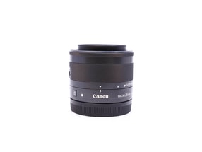 Canon EF-M 28mm f/3.5 Macro IS STM