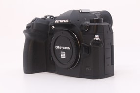 OM SYSTEM OM-1