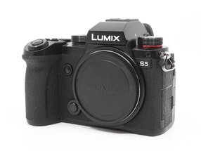 Panasonic Lumix DC-S5