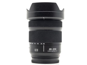 Panasonic Lumix S 28-200mm f/4-7.1